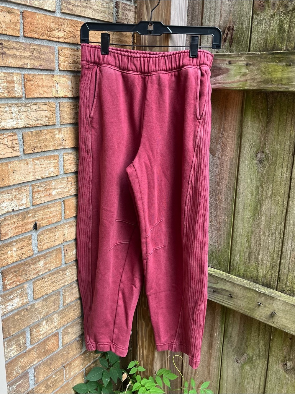 Aerie Barrel Leg Sweatpants in Maroon